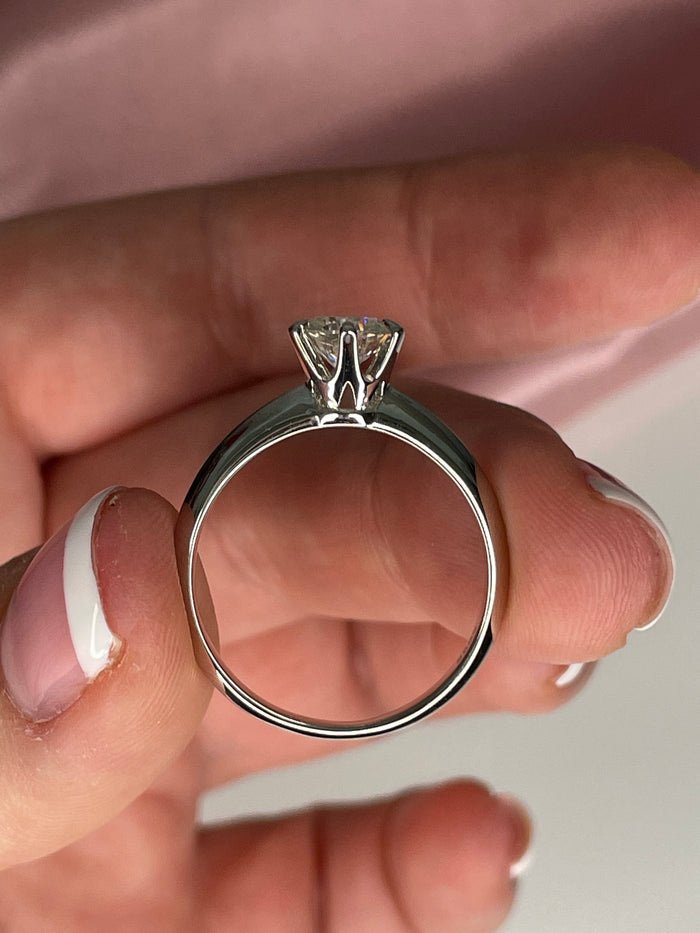 1CT, 2CT D color VVS Moissanite Solitaire Engagement Ring in Sterling Silver 925