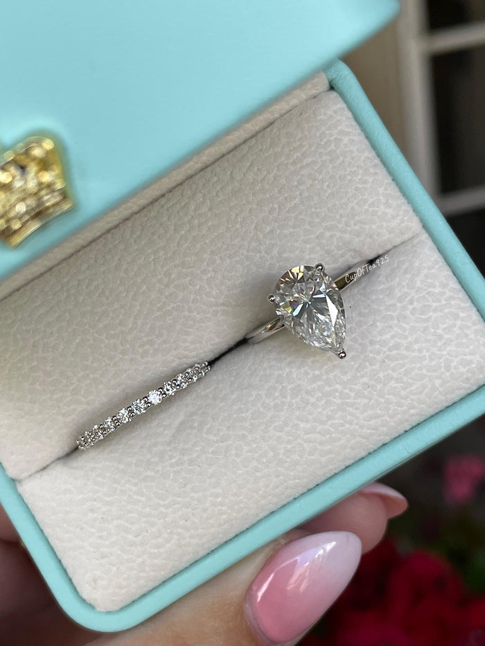 4CT pear cut moissanite engagement ring set, sterling silver ring set, tear drop moissanite ring, pear cut engagement ring in gold vermeil