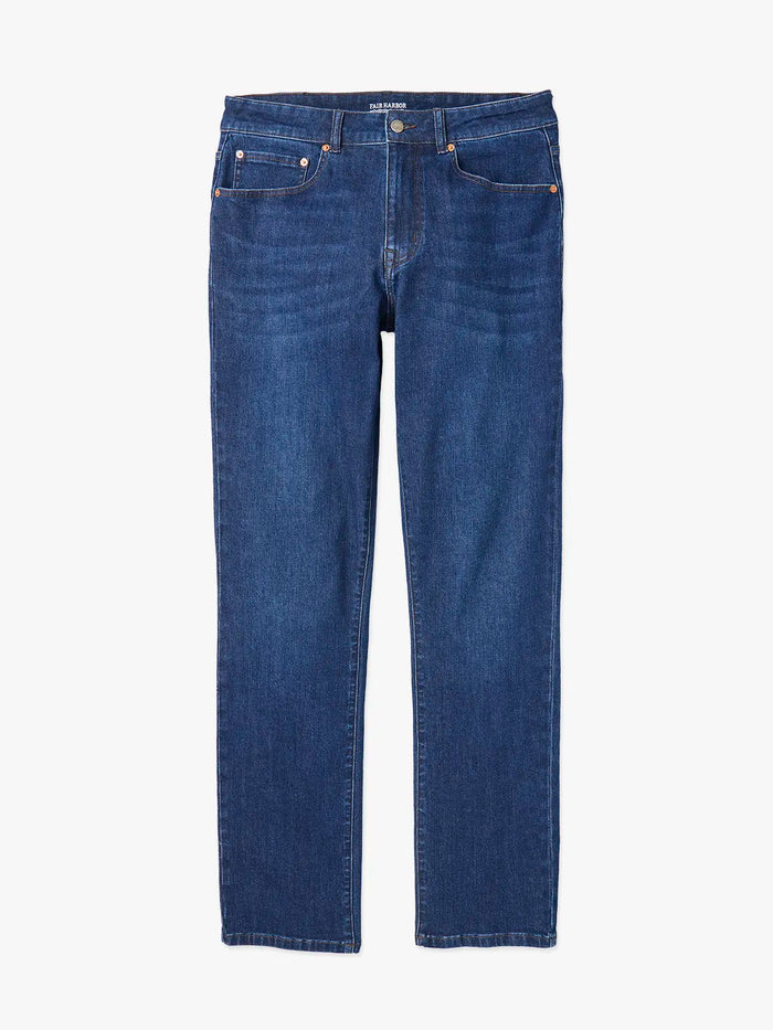 A pair of men's straight-fit blue denim jeans in the color Deep Sea Wash with a 5-pocket design on a white background.