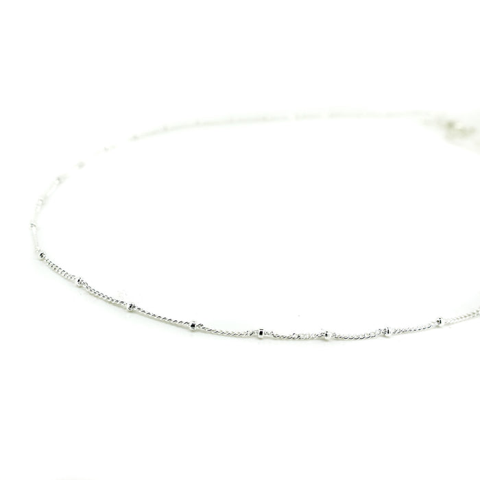 Halo adjustable necklace crafted in 925 sterling silver featuring a minimalist circle pendant