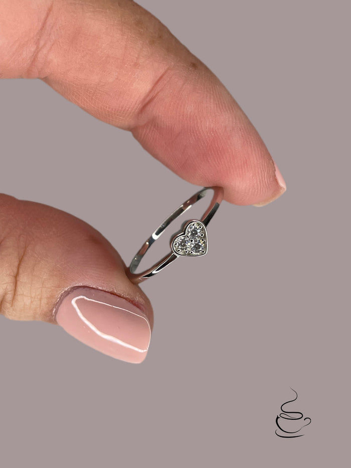 Minimalist ring. Sterling Silver 925 Heart Shaped Ring with CZ Diamonds Dainty ring