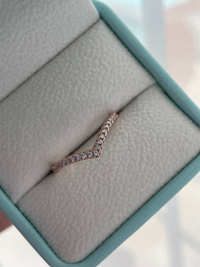 Moissanite. 0.26 CTTW Rose gold over Sterling Silver 925 Chevron Ring with Moissanite, V Ring, Stacking Ring