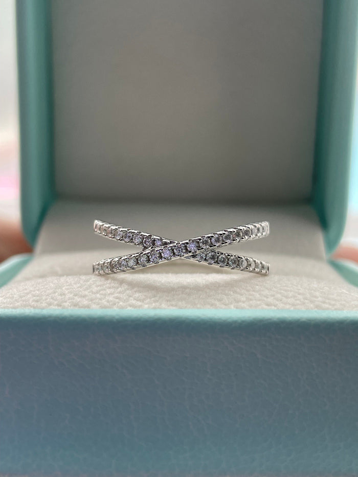 Moissanite. Sterling Silver 925 Criss Cross Ring With Moissanite