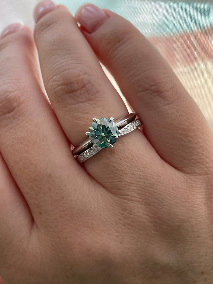 Moissanite. Sterling Silver 925 engagement rings set with 2CT round green Moissanite and curved moissanite band