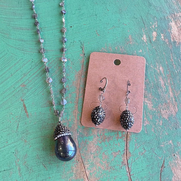 Radiant Grace Labradorite And Shell Pearl Teardrop Necklace