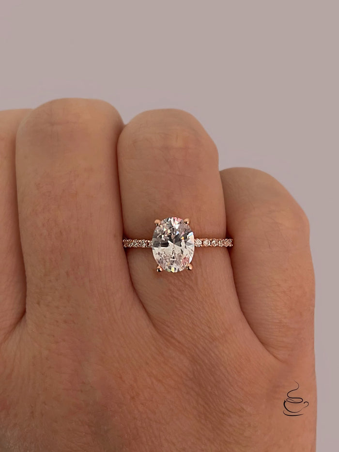 Rose gold vermeil, yellow gold vermeil, silver 925 Engagement Ring with 2CT oval cut simulated diamonds or moissanite
