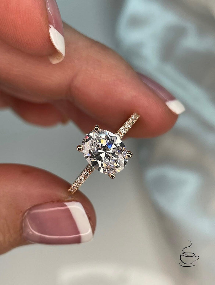 Rose gold vermeil, yellow gold vermeil, silver 925 Engagement Ring with 2CT oval cut simulated diamonds or moissanite