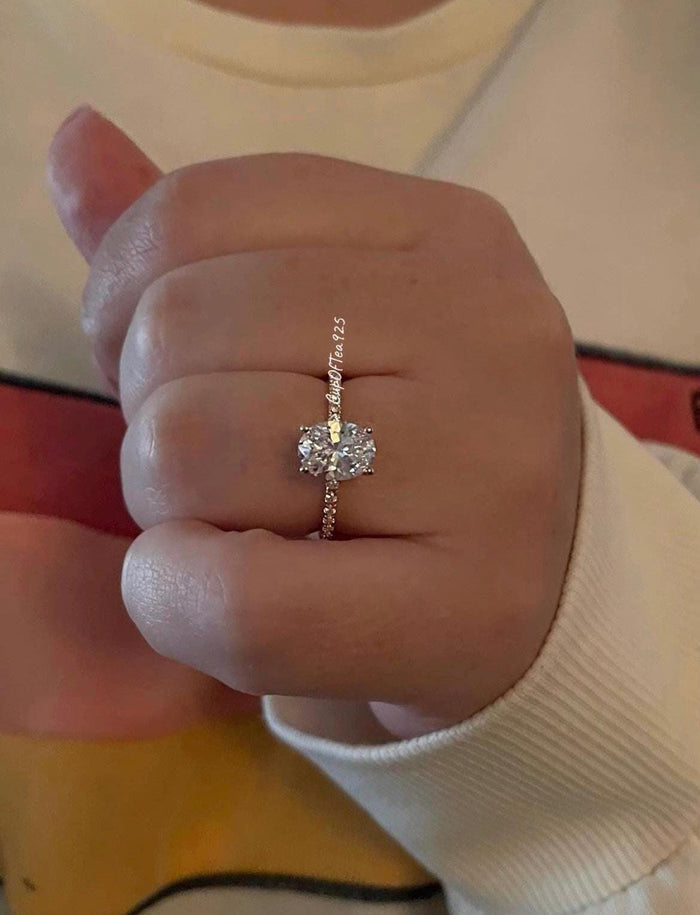 Rose gold vermeil, yellow gold vermeil, silver 925 Engagement Ring with 2CT oval cut simulated diamonds or moissanite
