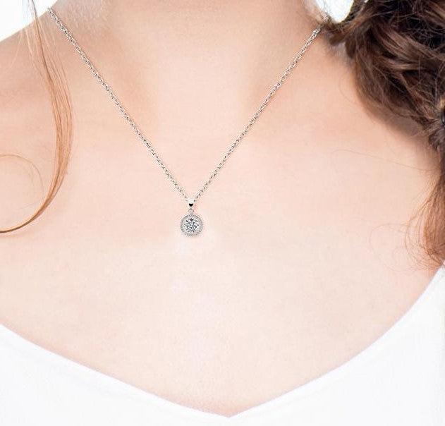 Round halo crystal pendant necklace with round sparkling pendant on silver chain