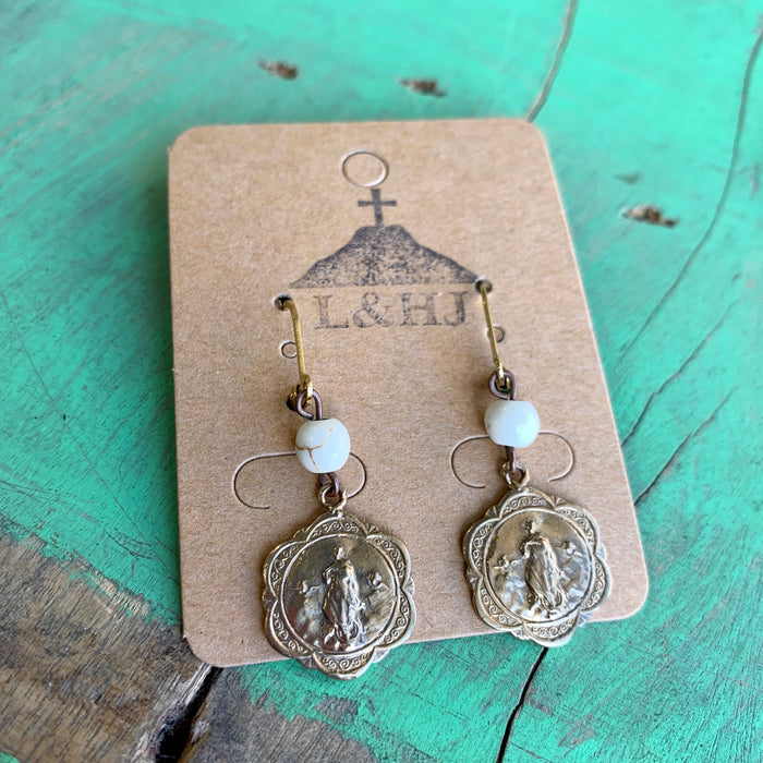 St Michael Beige Necklace and Earrings