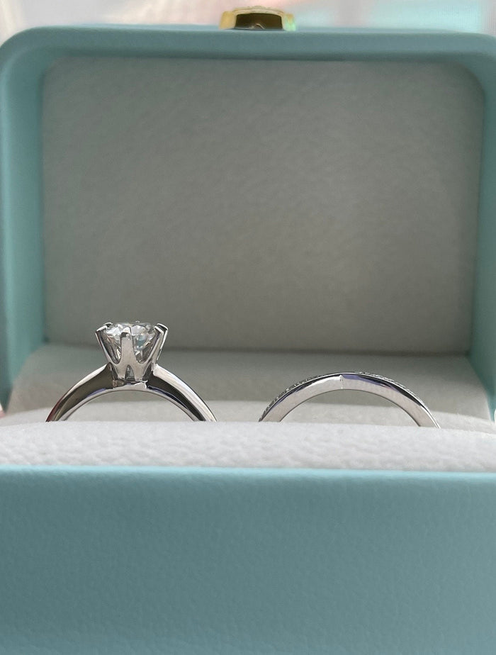 Sterling Silver 925 bridal set with 1CT round brilliant cut D VVS moissanite solitaire and curved moissanite wedding bend.