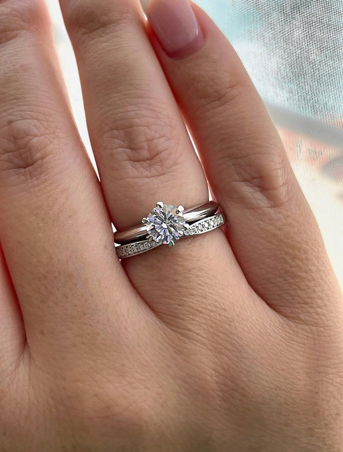 Sterling Silver 925 bridal set with 1CT round brilliant cut D VVS moissanite solitaire and curved moissanite wedding bend.