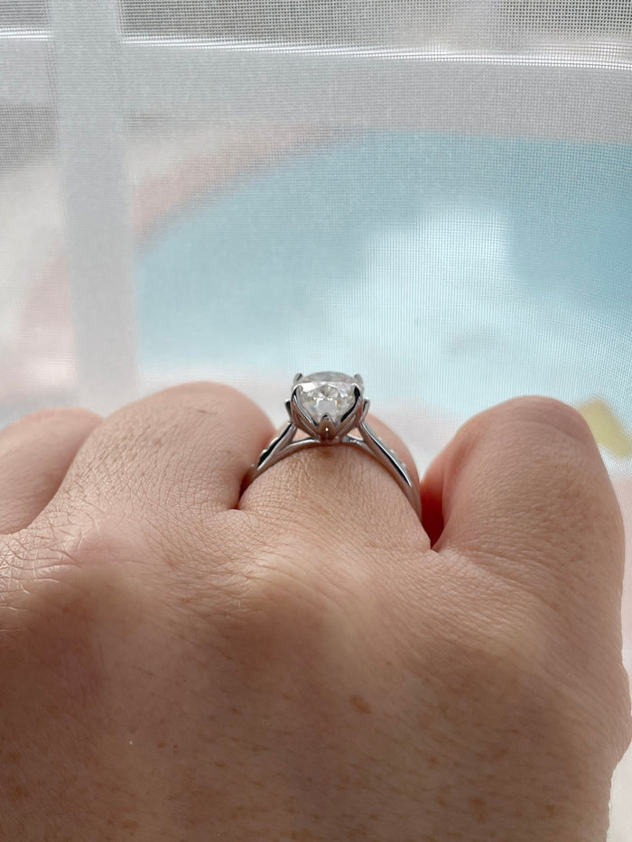 Sterling Silver 925 engagement ring with 4CT (9mm*11mm) oval cut D color VVS Moissanite
