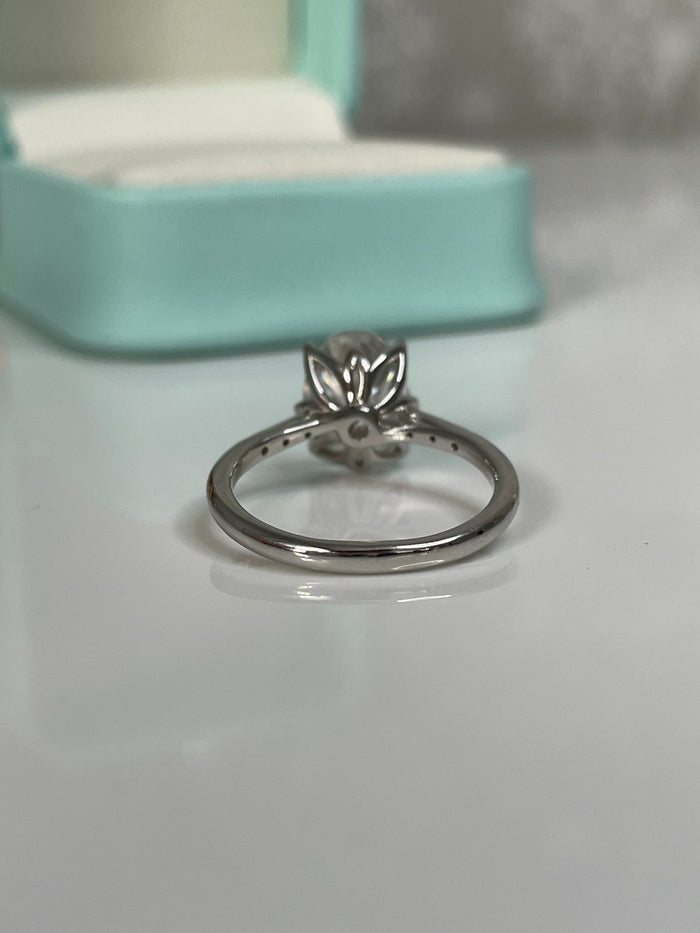 Sterling Silver 925 engagement ring with 4CT (9mm*11mm) oval cut D color VVS Moissanite