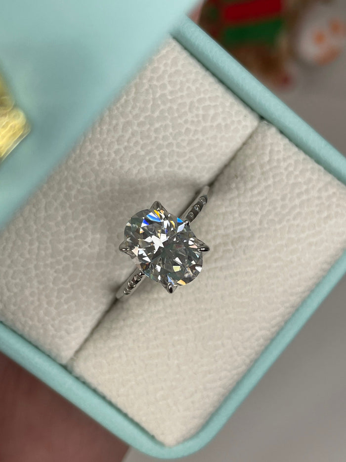 Sterling Silver 925 engagement ring with 4CT (9mm*11mm) oval cut D color VVS Moissanite