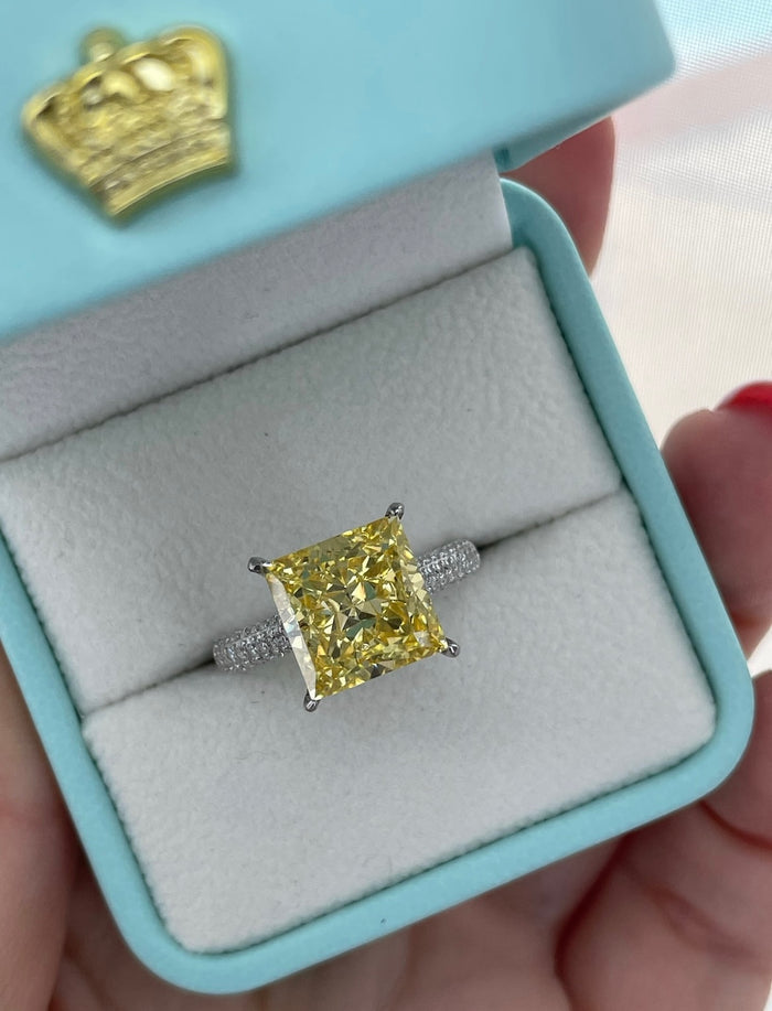 Sterling Silver 925 engagement ring with 5CT yellow canary crushed ice simulated diamond