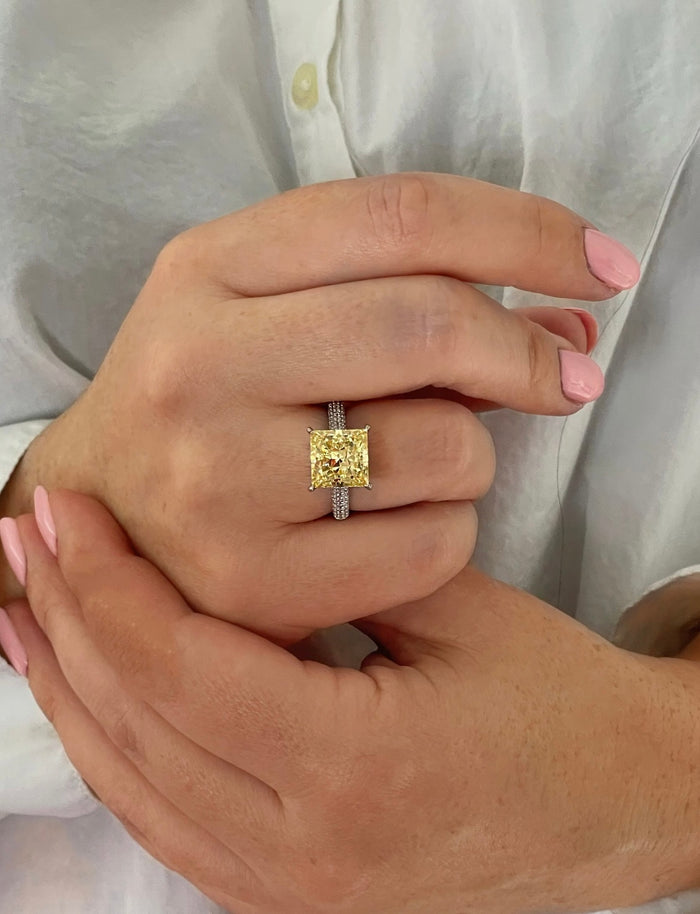 Sterling Silver 925 engagement ring with 5CT yellow canary crushed ice simulated diamond