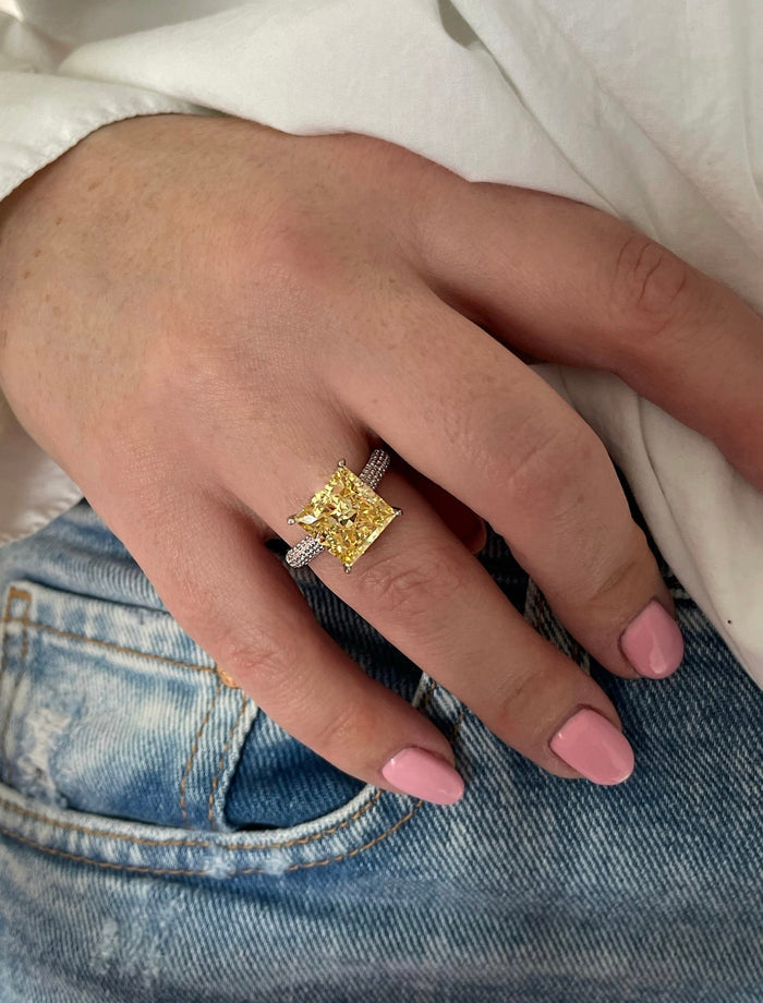 Sterling Silver 925 engagement ring with 5CT yellow canary crushed ice simulated diamond