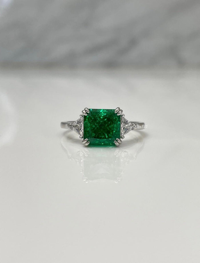 The Joy. Crushed ice 3CT green emerald in sterling silver 925. Engagement ring, promise ring, May birthstone ring