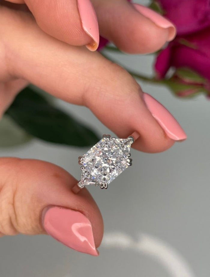 The Joy. Sterling Silver 925 engagement ring with clear crushed ice simulated diamond