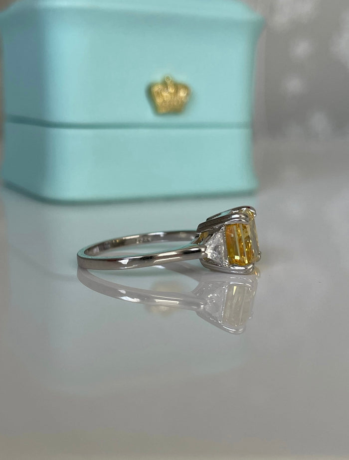 The Joy. Sterling Silver 925 ring with  yellow canary crushed ice simulated diamond