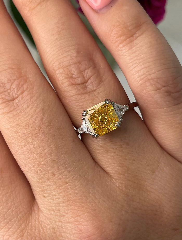The Joy. Sterling Silver 925 ring with  yellow canary crushed ice simulated diamond