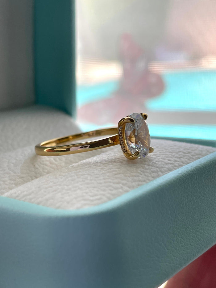 Yellow gold over Sterling Silver 925 , Gold Vermeil Engagement Ring with 2CT oval cut simulated diamond and hidden halo